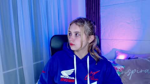 Lizz  online Monday to Saturday from 9pm to 5am Colombia time online show from January 23, 4:19 am