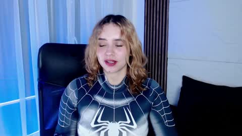 Lizz  online Monday to Saturday from 9pm to 5am Colombia time online show from January 4, 2:35 pm