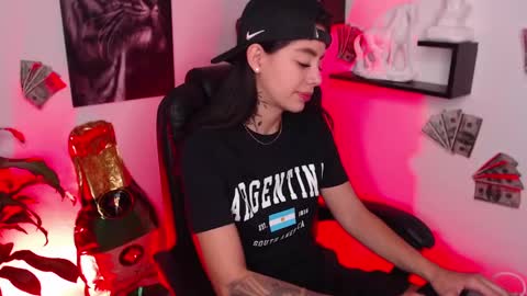 Paris D angelo online show from December 8, 12:46 am