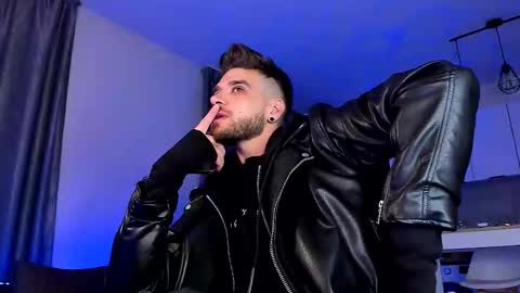 Paris online show from February 1, 8:28 pm