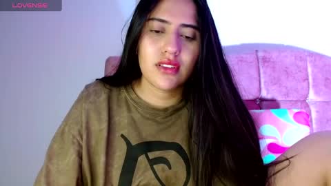 Snapshot of paris_love69 chatting on January 2, 9:11 am Paris online show from January 2, 9:11 am