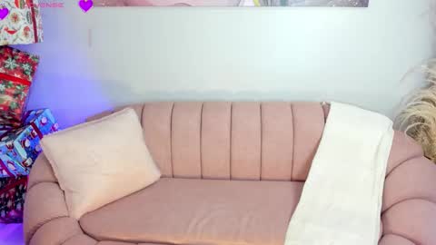 Paris  online show from December 23, 12:50 am