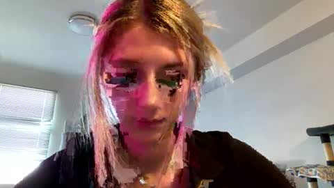 Snapshot of parisbaby2000 chatting on March 10, 7:40 pm parisbaby2000 online show from March 10, 7:40 pm