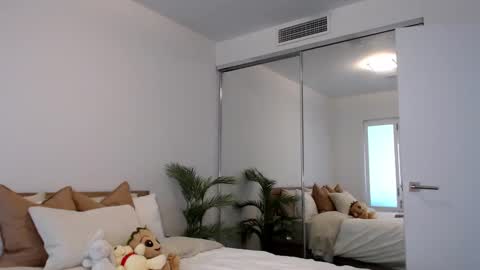 ParisBabyxox online show from January 27, 10:27 pm