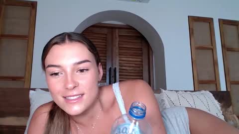 ParisBabyxox online show from December 18, 1:15 am