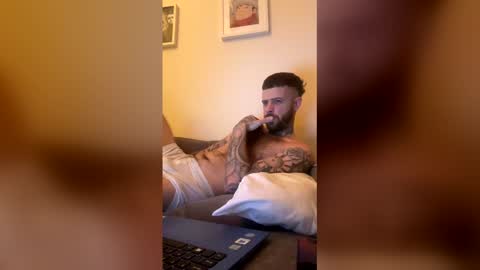 parkertom525 online show from April 23, 8:21 pm