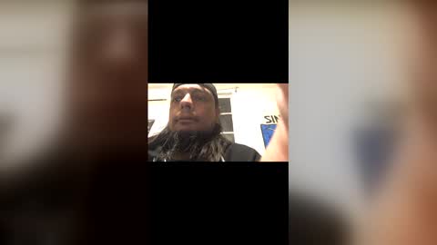 Ikarusnude online show from April 6, 8:04 am