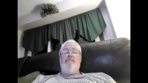Snapshot of part86 chatting on December 14, 2:33 am part86 online show from December 14, 2:33 am