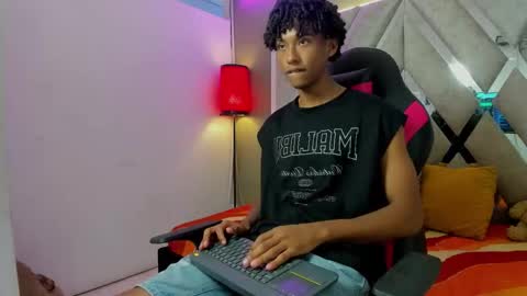 PARZIVAL online show from February 3, 7:40 pm