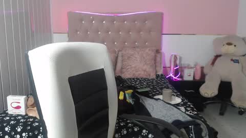 patty squirt87 online show from February 21, 9:13 am