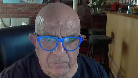 Snapshot of patvac chatting on December 28, 3:37 am patvac online show from December 28, 3:37 am