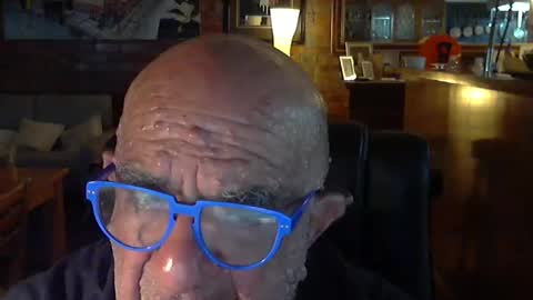 Snapshot of patvac chatting on December 22, 1:44 pm patvac online show from December 22, 1:44 pm