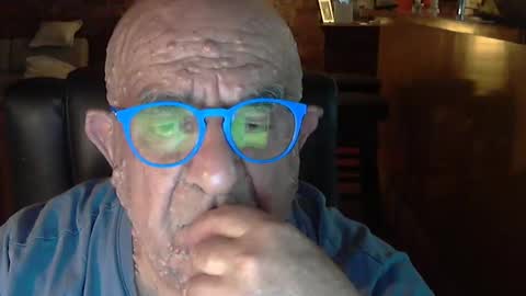 Snapshot of patvac chatting on February 21, 12:39 pm patvac online show from February 21, 12:39 pm