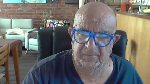 Snapshot of patvac chatting on December 31, 12:43 am patvac online show from December 31, 12:43 am