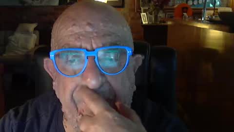 Snapshot of patvac chatting on February 11, 12:47 pm patvac online show from February 11, 12:47 pm