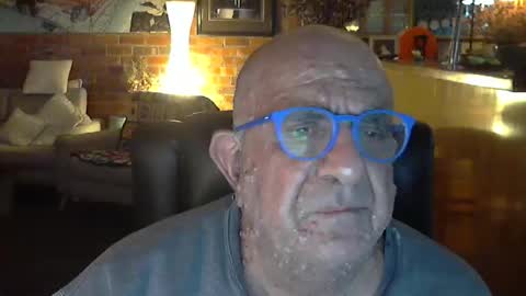Snapshot of patvac chatting on September 19, 3:27 pm patvac online show from September 19, 3:27 pm