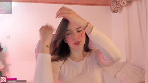 Snapshot of pau_cute chatting on December 15, 11:20 pm Sofa online show from December 15, 11:20 pm