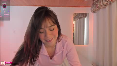 Snapshot of pau_cute chatting on February 27, 9:36 pm Sofa online show from February 27, 9:36 pm