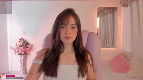 Snapshot of pau_cute chatting on February 20, 4:07 am Sofa online show from February 20, 4:07 am