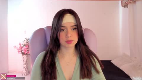 Snapshot of pau_cute chatting on December 28, 6:18 pm Sofa online show from December 28, 6:18 pm