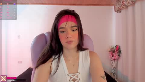 Snapshot of pau_cute chatting on January 6, 5:38 pm Sofa online show from January 6, 5:38 pm