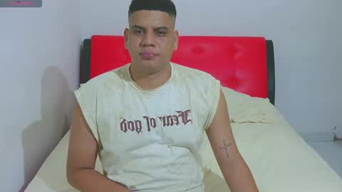 paul_4321 online show from October 19, 5:34 am