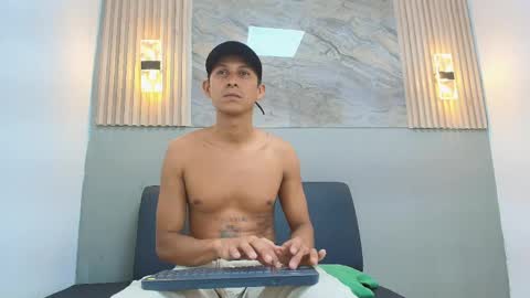 paul_conor online show from May 22, 2:35 pm