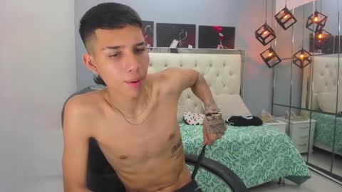 PAUL online show from January 7, 5:40 pm