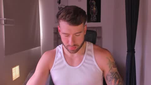 PAUL ROGER online show from March 2, 8:40 pm