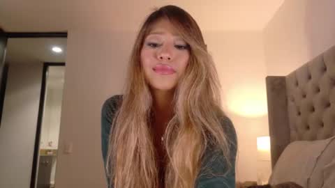 Paula Andrea online show from June 21, 3:35 am