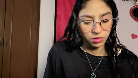 Paula  online show from May 4, 5:36 am