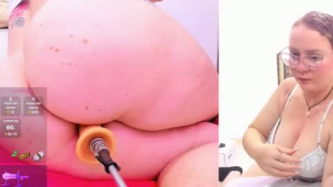Paulina Davis  online show from February 2, 4:05 am