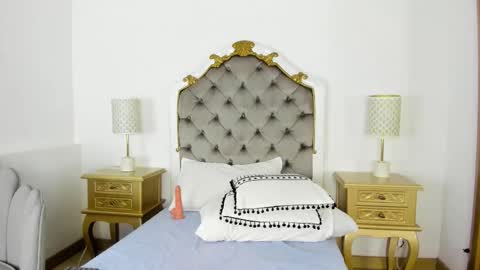 paulina lux online show from February 12, 8:01 pm