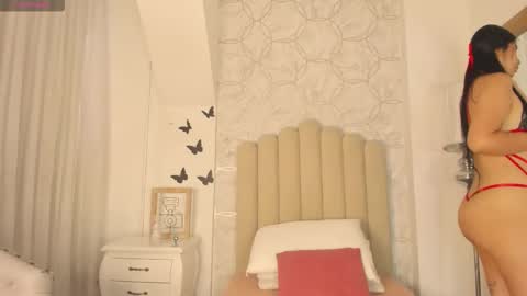 paulina lux online show from February 1, 8:17 pm