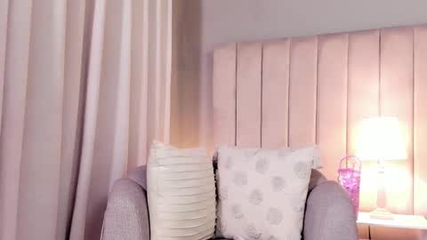 paylina monroy online show from November 18, 12:24 am