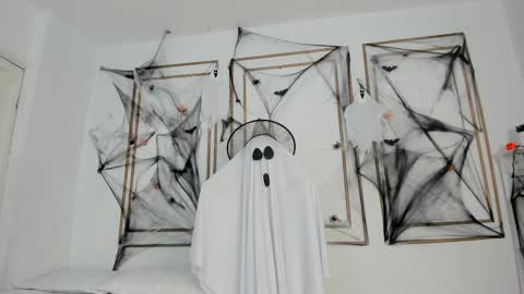 PAU  online show from October 16, 8:51 pm