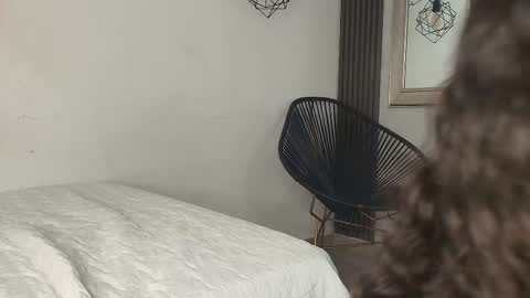 PAU  online show from October 18, 8:57 pm