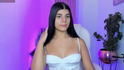 Snapshot of paulinabelle chatting on February 1, 4:35 am Paulina Belle online show from February 1, 4:35 am