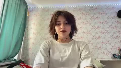 lilyyyyy online show from June 20, 7:47 am