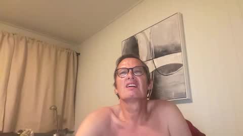 paulwill2377 online show from December 2, 2:10 am