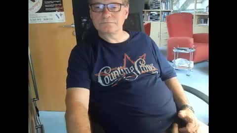 Snapshot of pavlovsdog2006 chatting on October 20, 8:08 am Pavlov aka Peter online show from October 20, 8:08 am