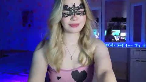 PawsClawss online show from January 9, 6:30 am