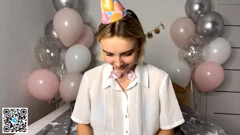 Lola online show from November 20, 3:53 pm