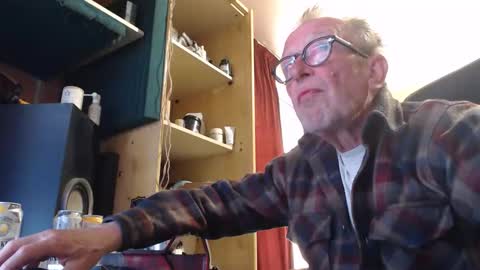 pc8474408 online show from April 12, 11:58 am