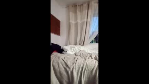 pd3279633 online show from June 8, 8:54 pm