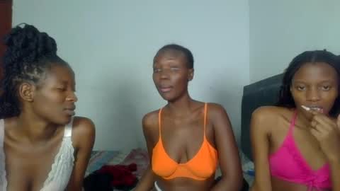 peach_ebonny online show from June 28, 12:23 pm