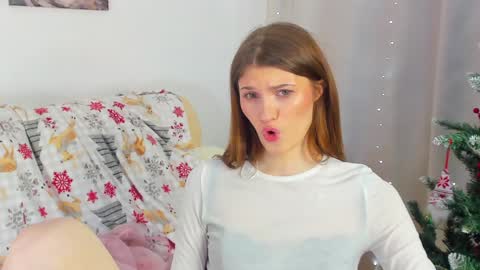 Snapshot of peach_mila chatting on January 14, 5:23 pm your love online show from January 14, 5:23 pm