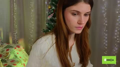 Snapshot of peach_mila chatting on January 17, 8:44 pm your love online show from January 17, 8:44 pm