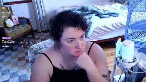 Peach Bandit online show from April 3, 2:35 pm