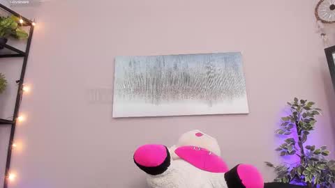 Briana online show from November 20, 4:15 pm